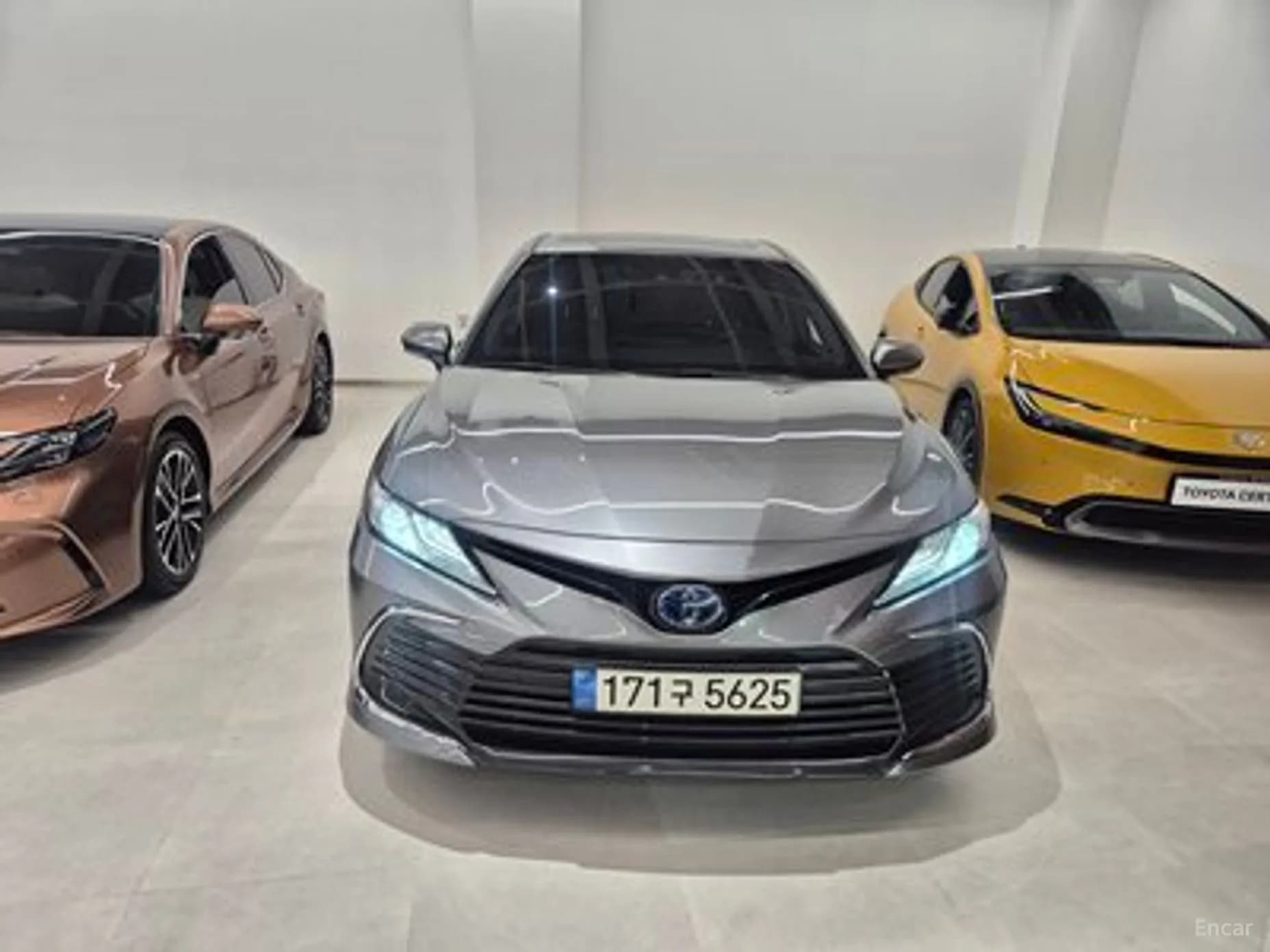 Camry (XV70)