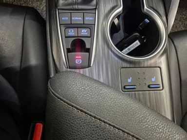 Camry (XV70)