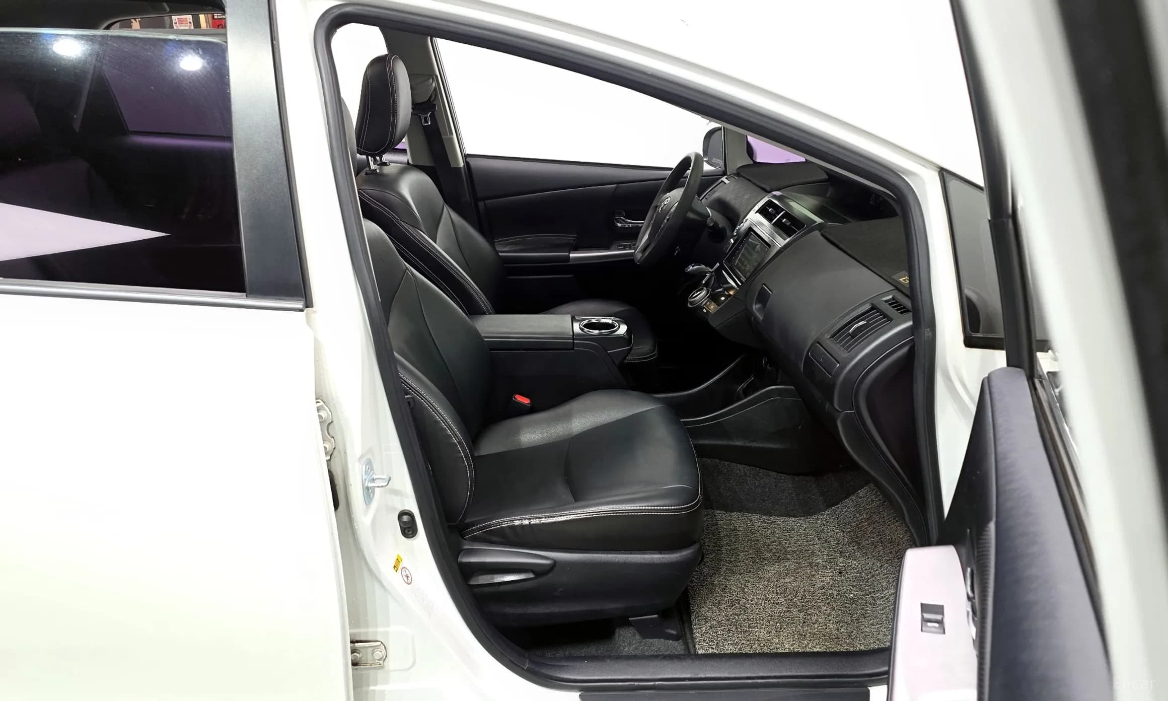 Prius V