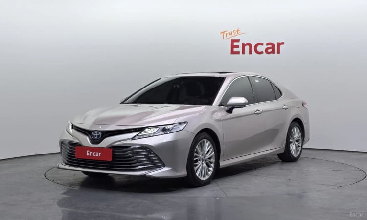 Camry (XV70)