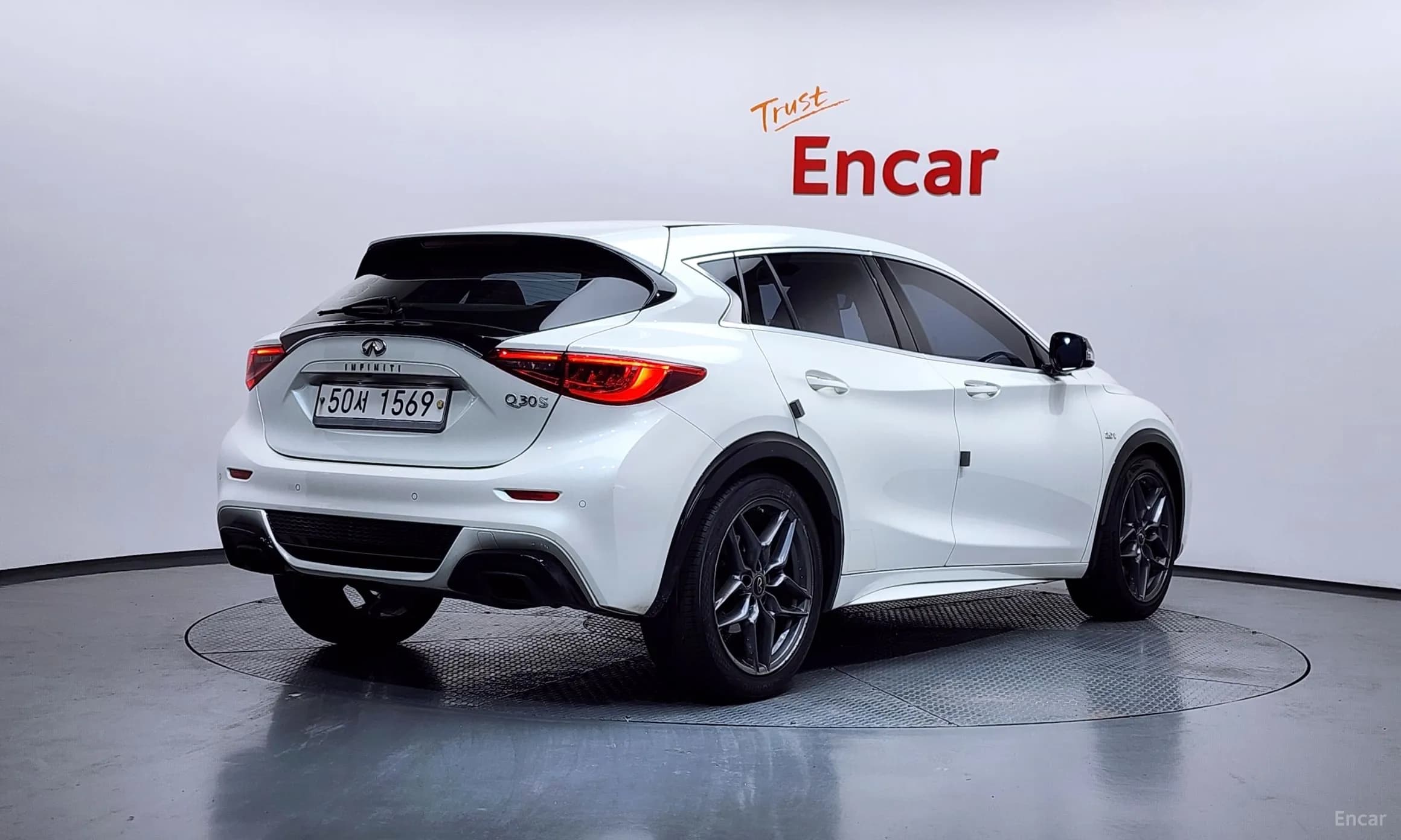 Q30