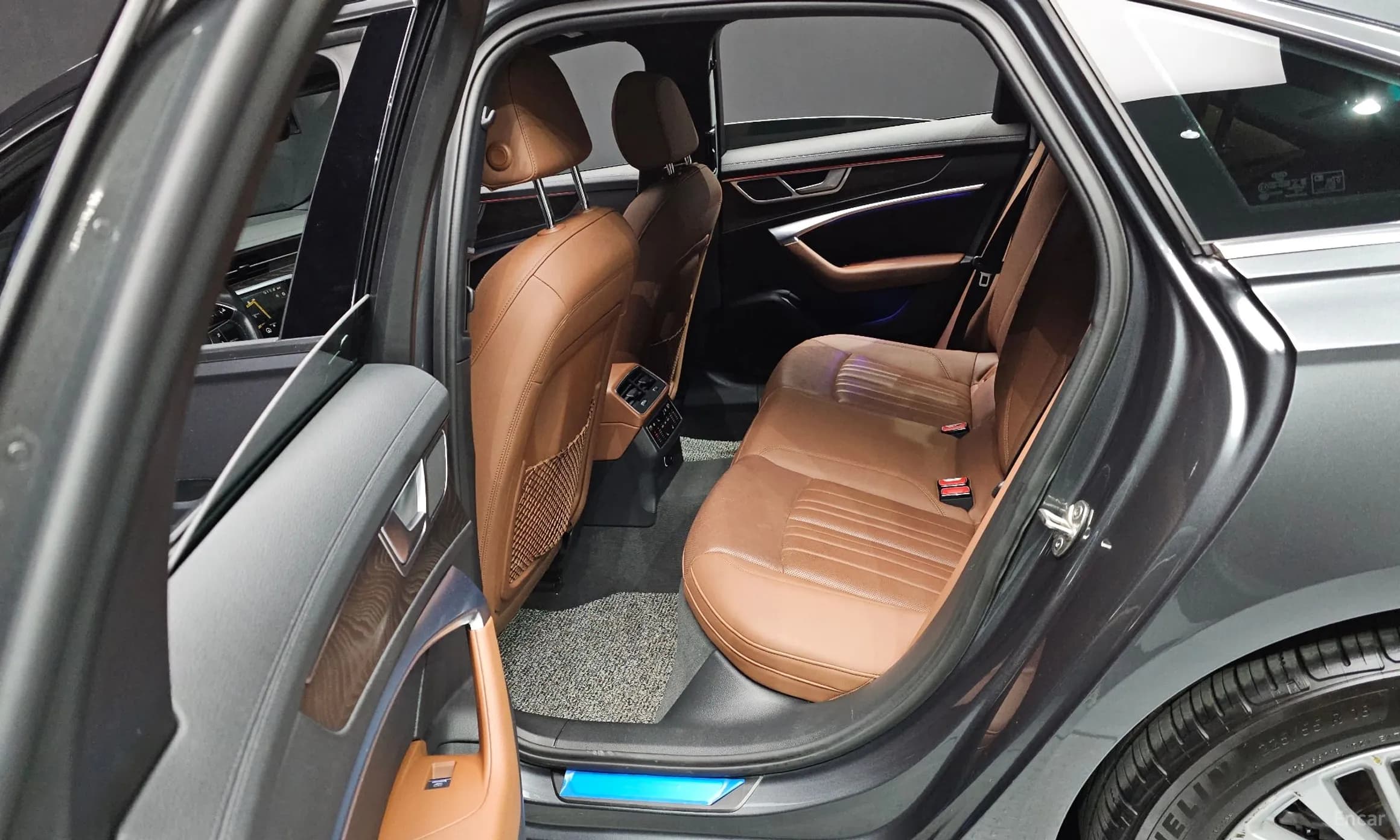 A6 (C8)
