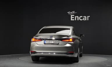 ES300h 7th Generation