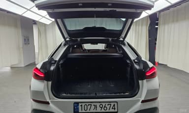 X6 (G06)
