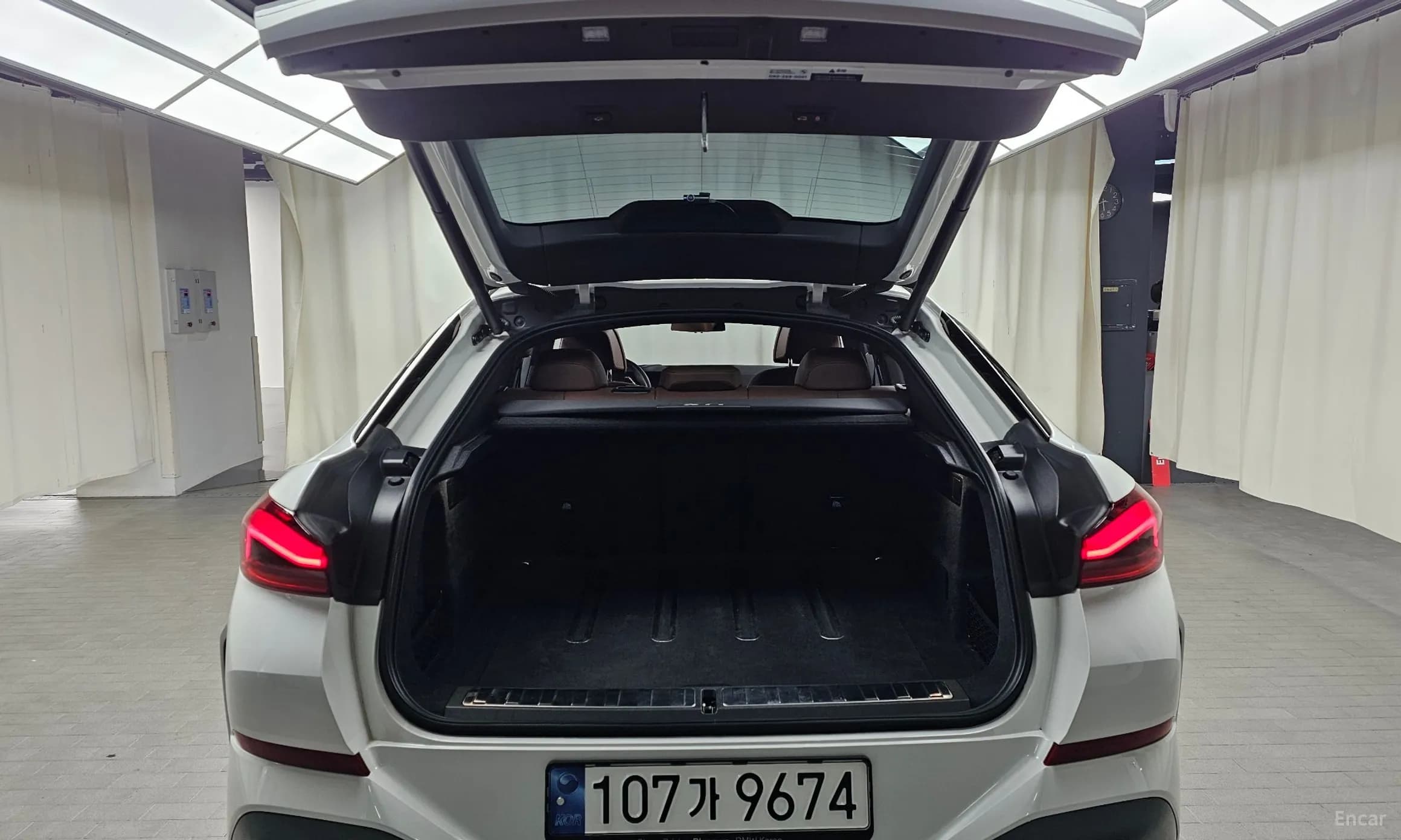 X6 (G06)
