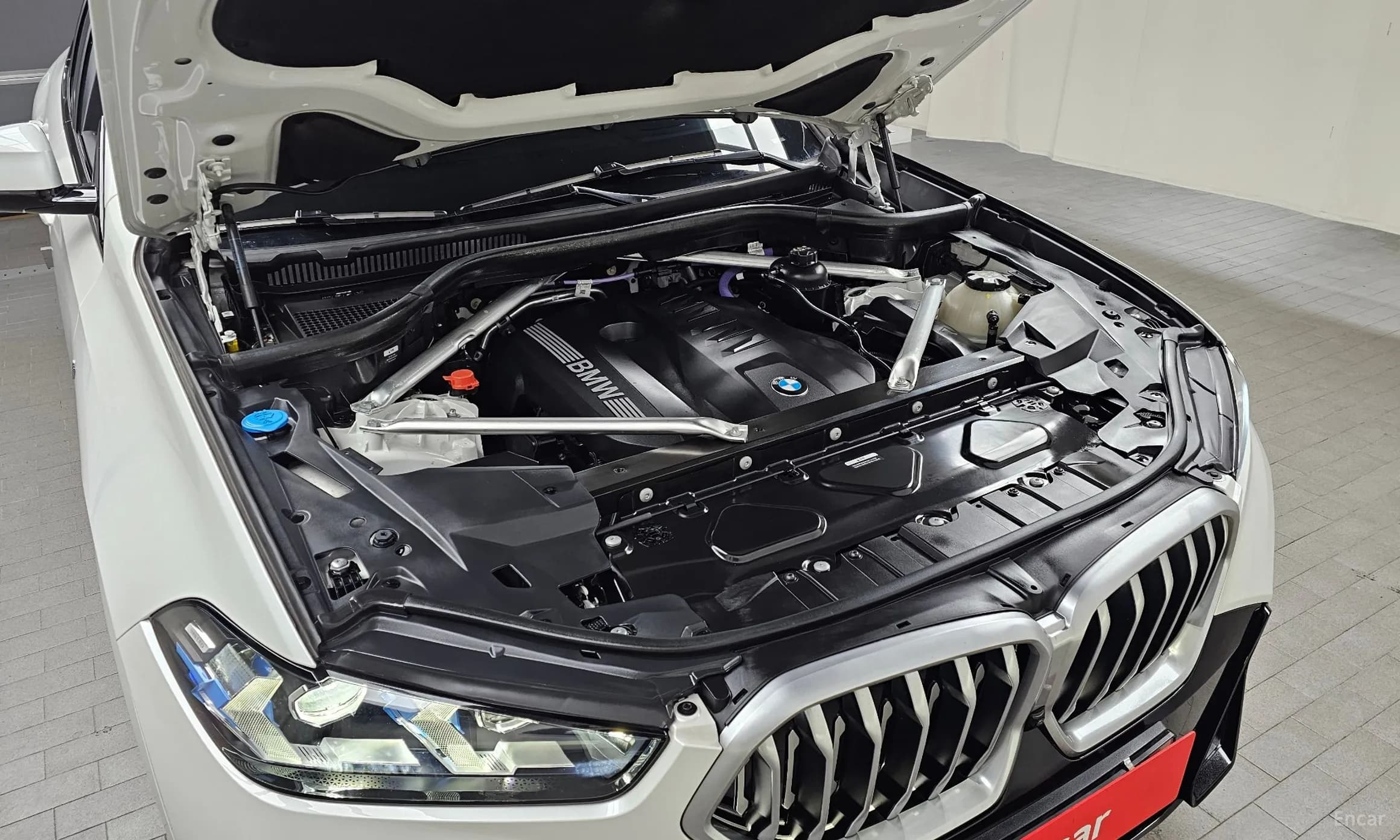 X6 (G06)