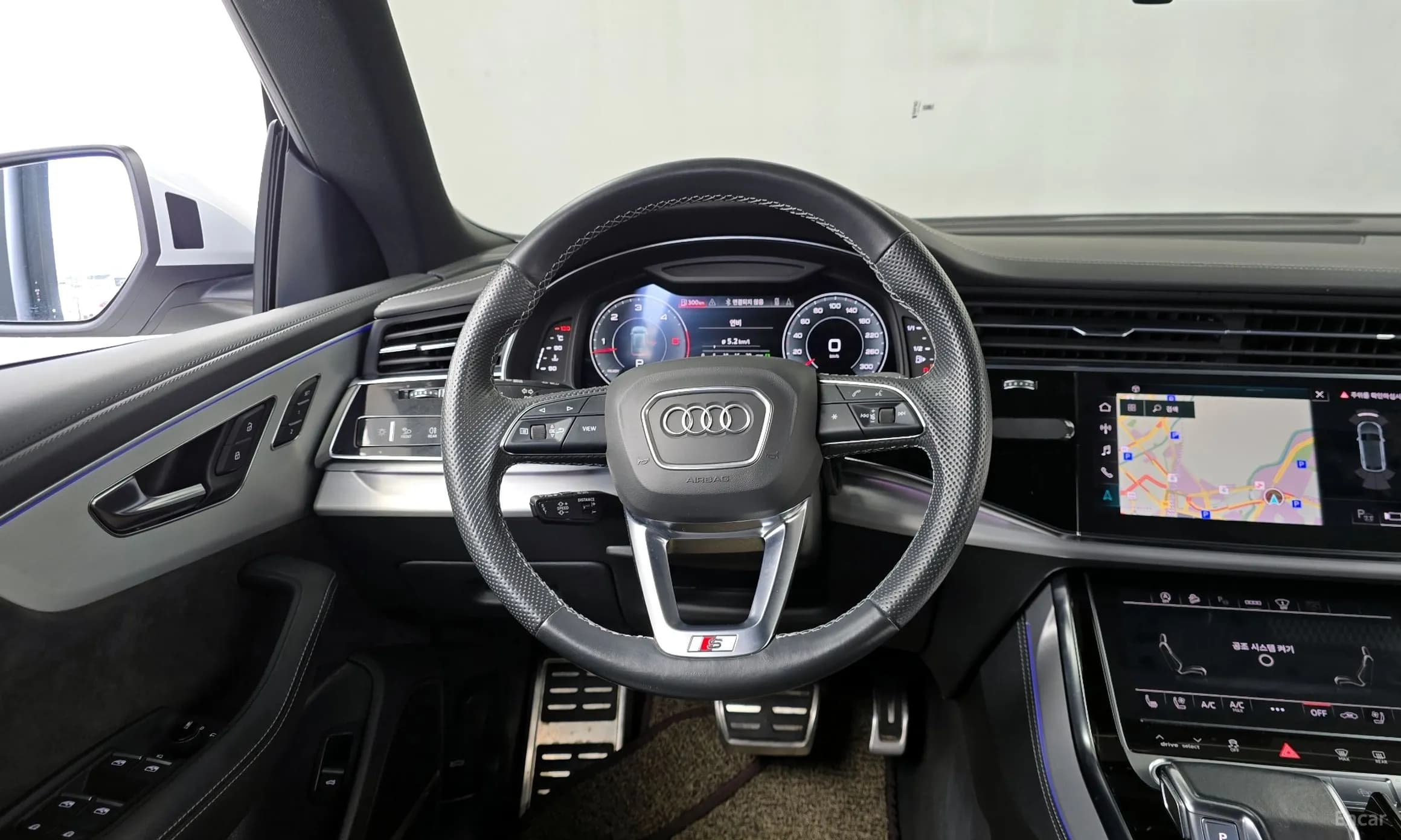 Q8 (4M)