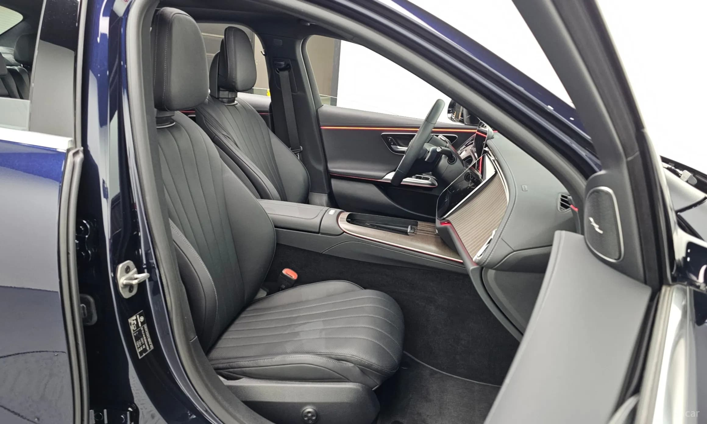 E-Class W214