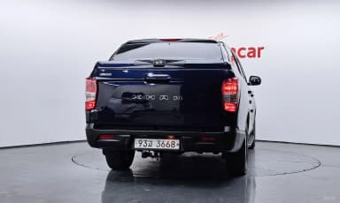 Rexton Sports Khan