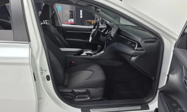 Camry (XV70)