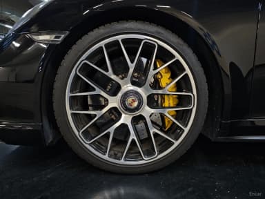 910