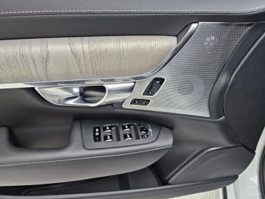 S90