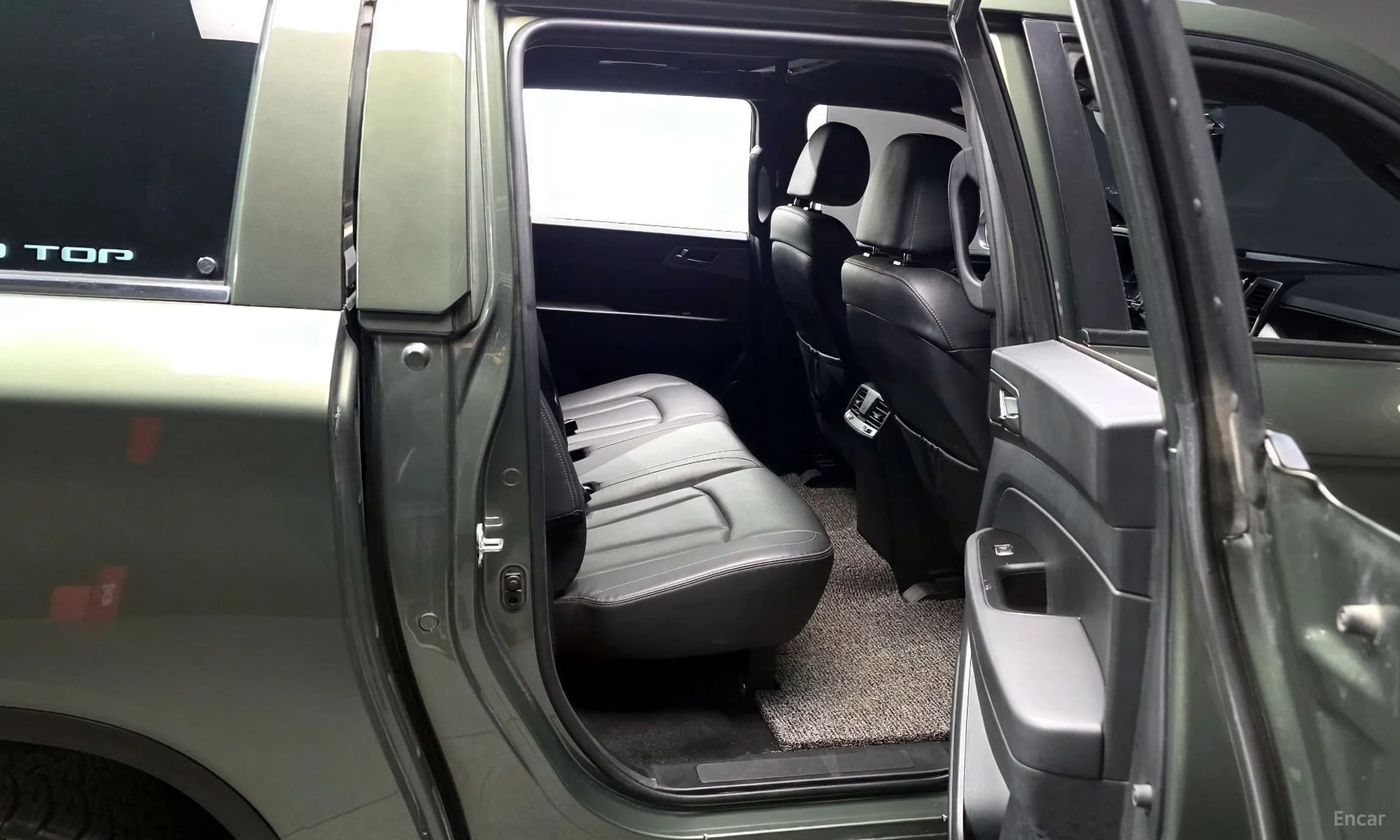 Rexton Sports Khan