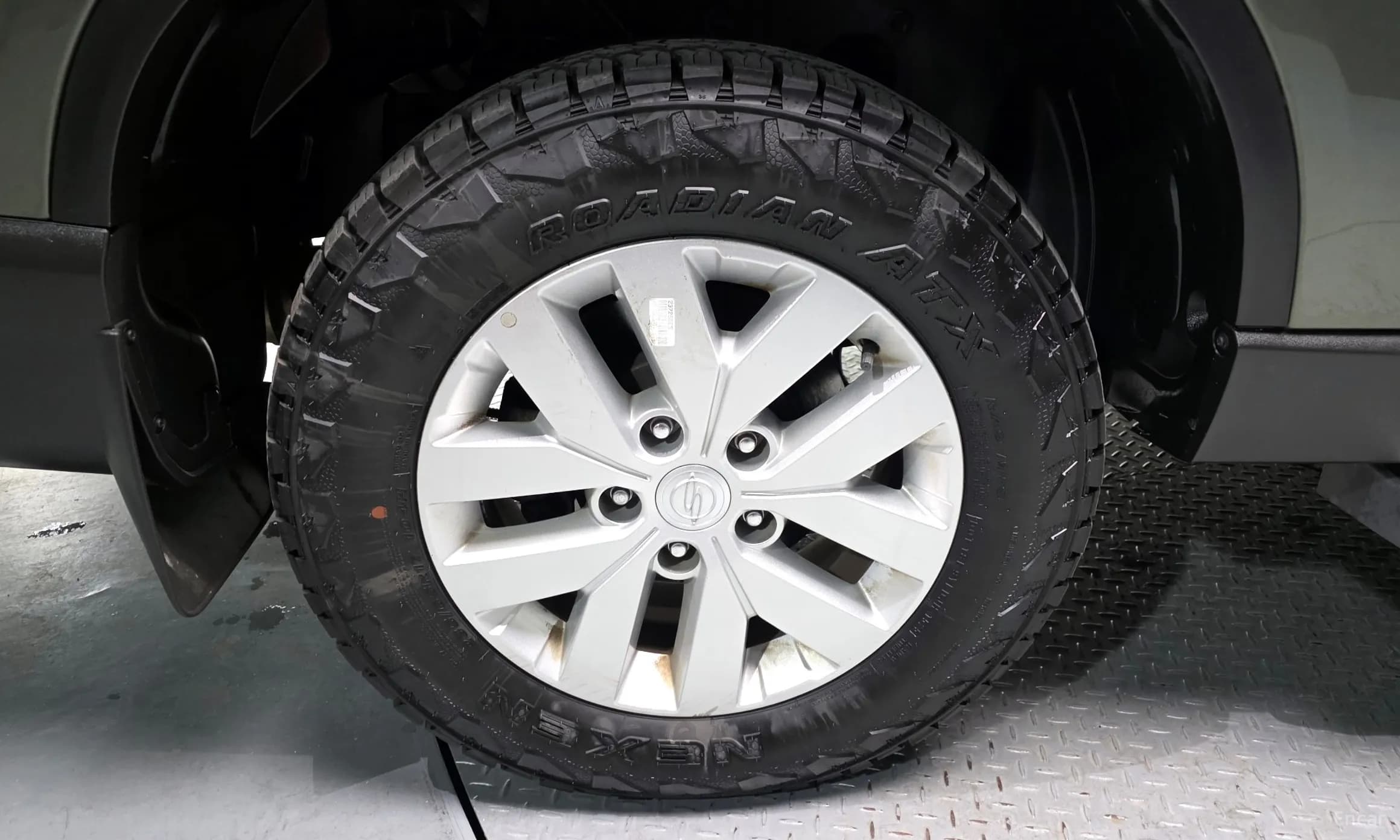 Rexton Sports Khan