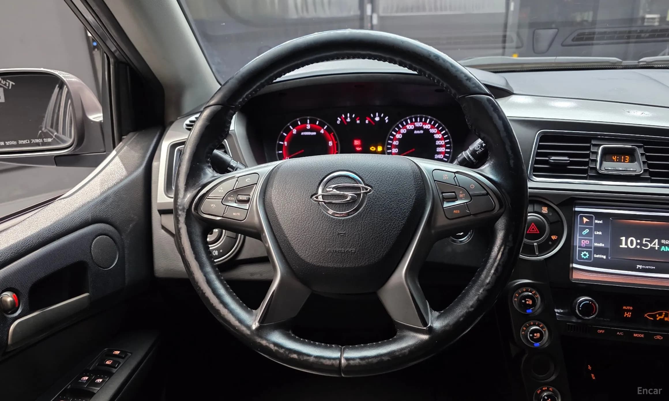 Korando Sports