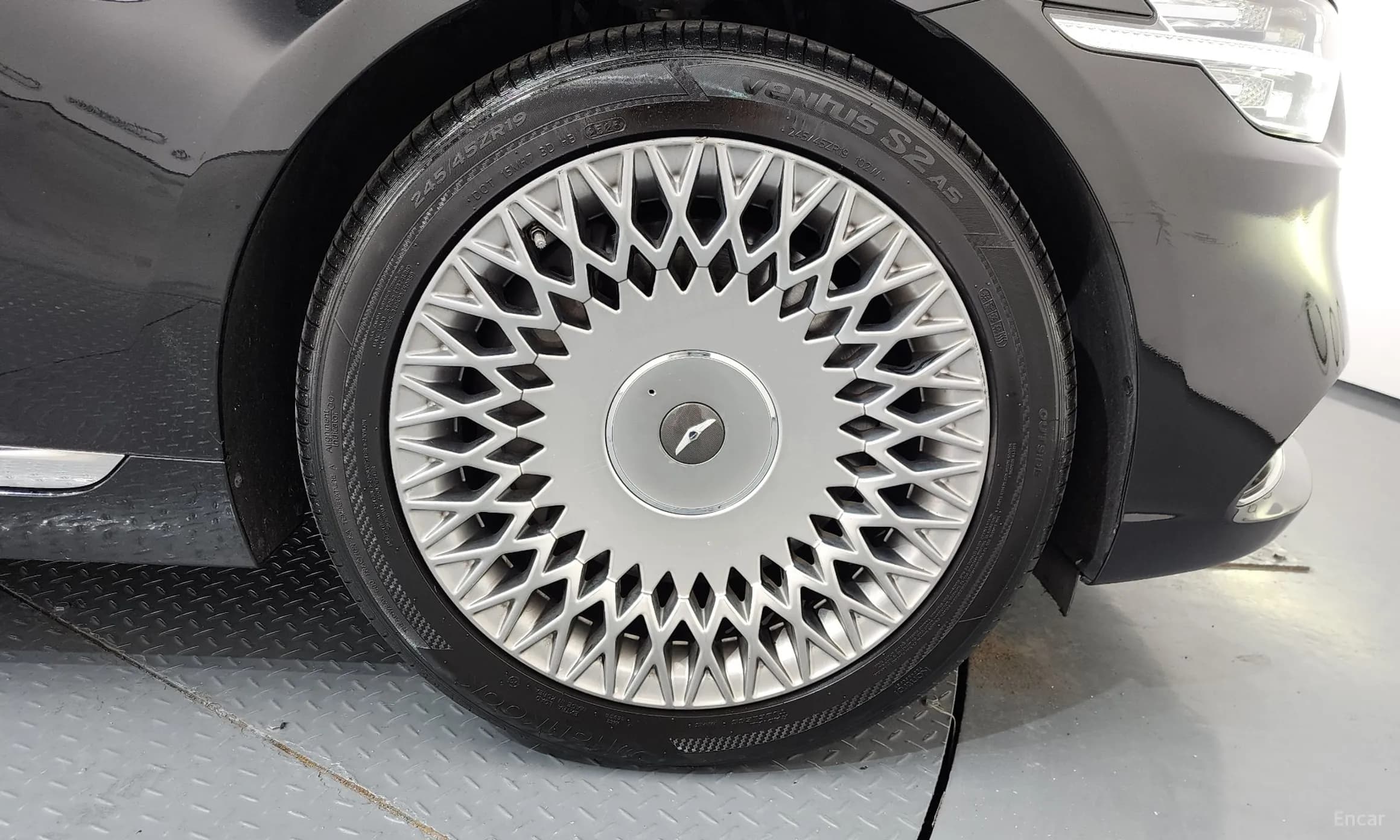 G90