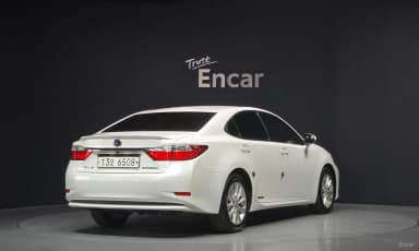 New ES300h