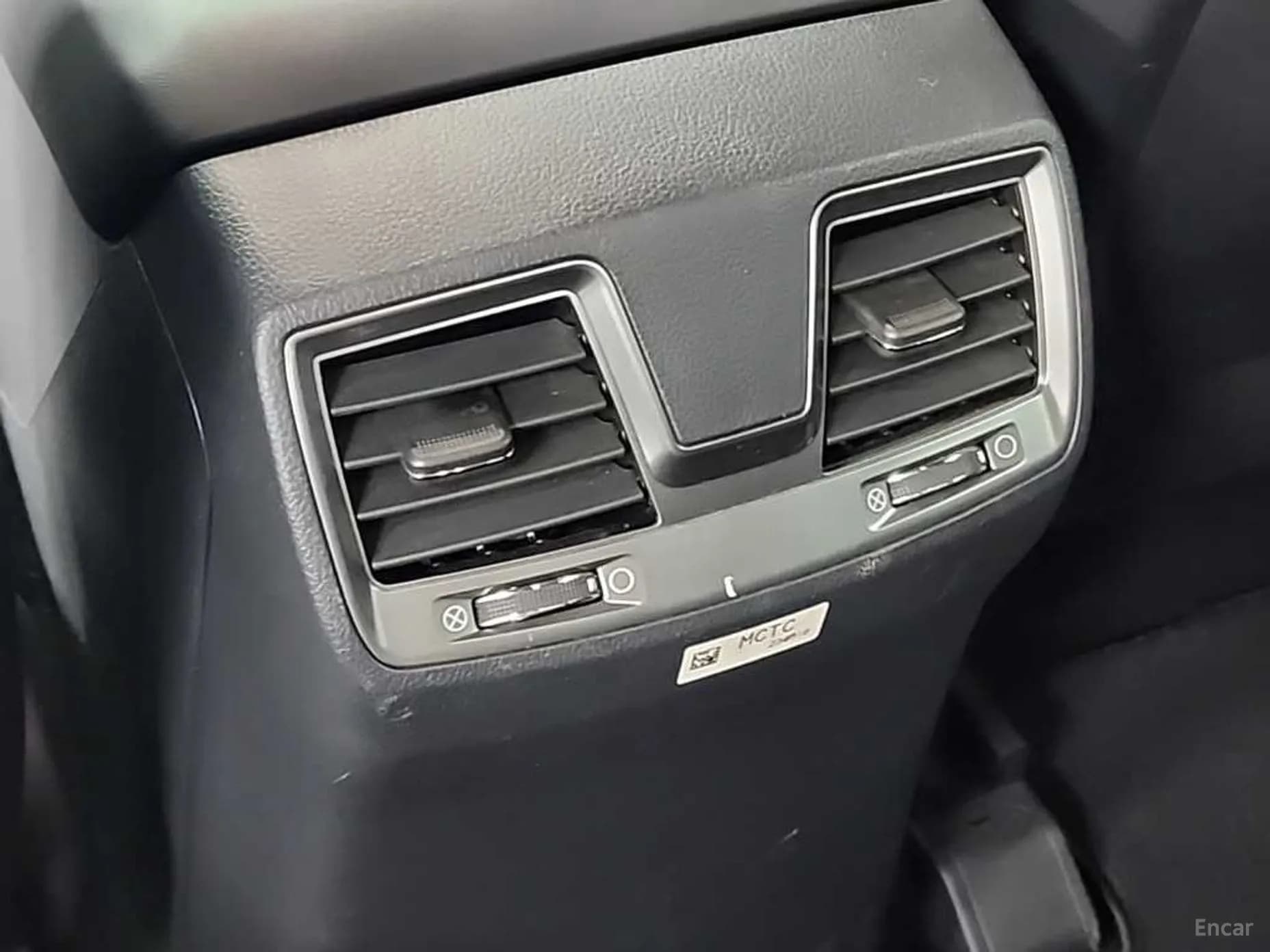 Rexton Sports Khan