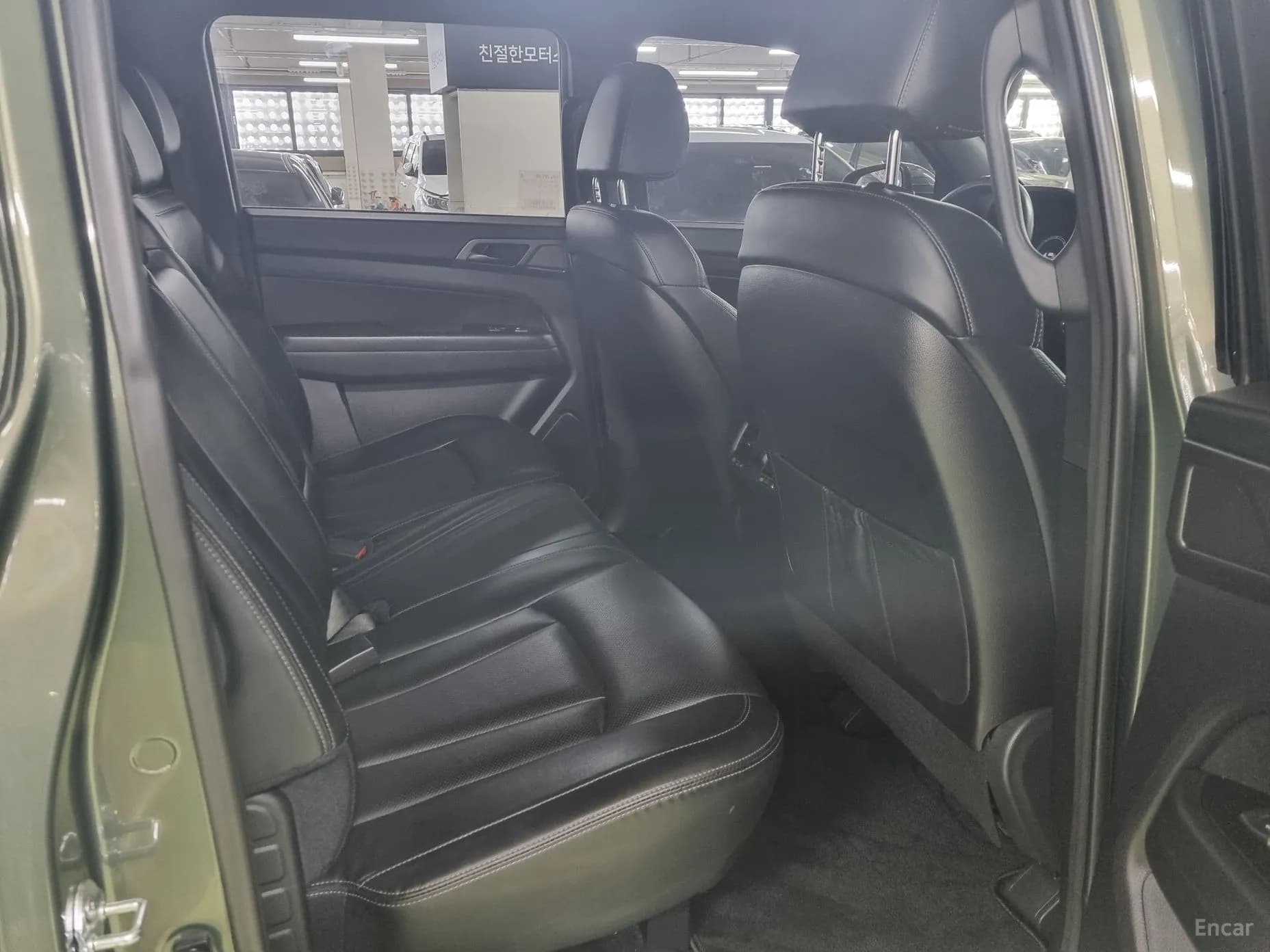 Rexton Sports Khan