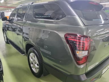 Rexton Sports Khan