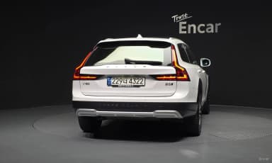 V90 Cross Country