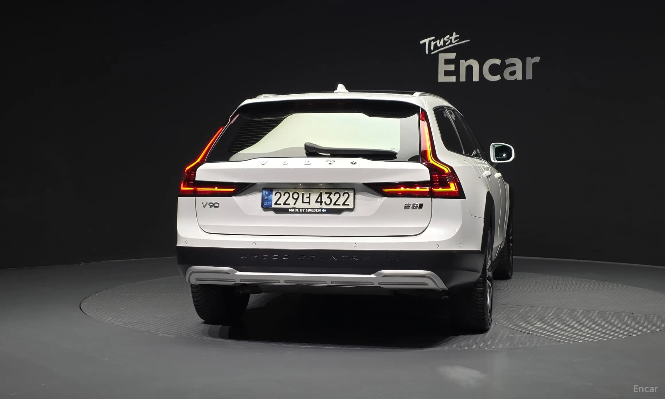 V90 Cross Country