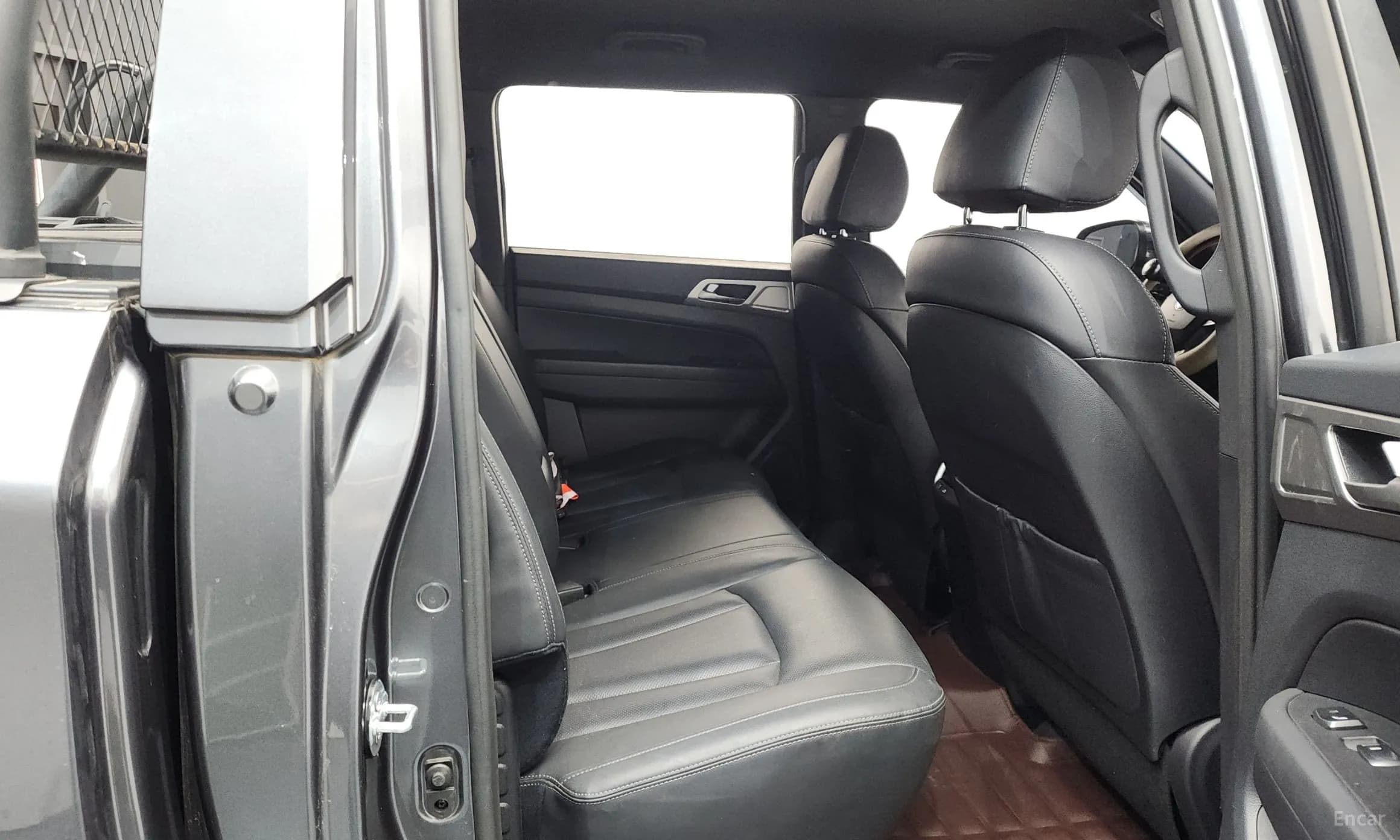 Rexton Sports Khan