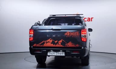 Rexton Sports Khan