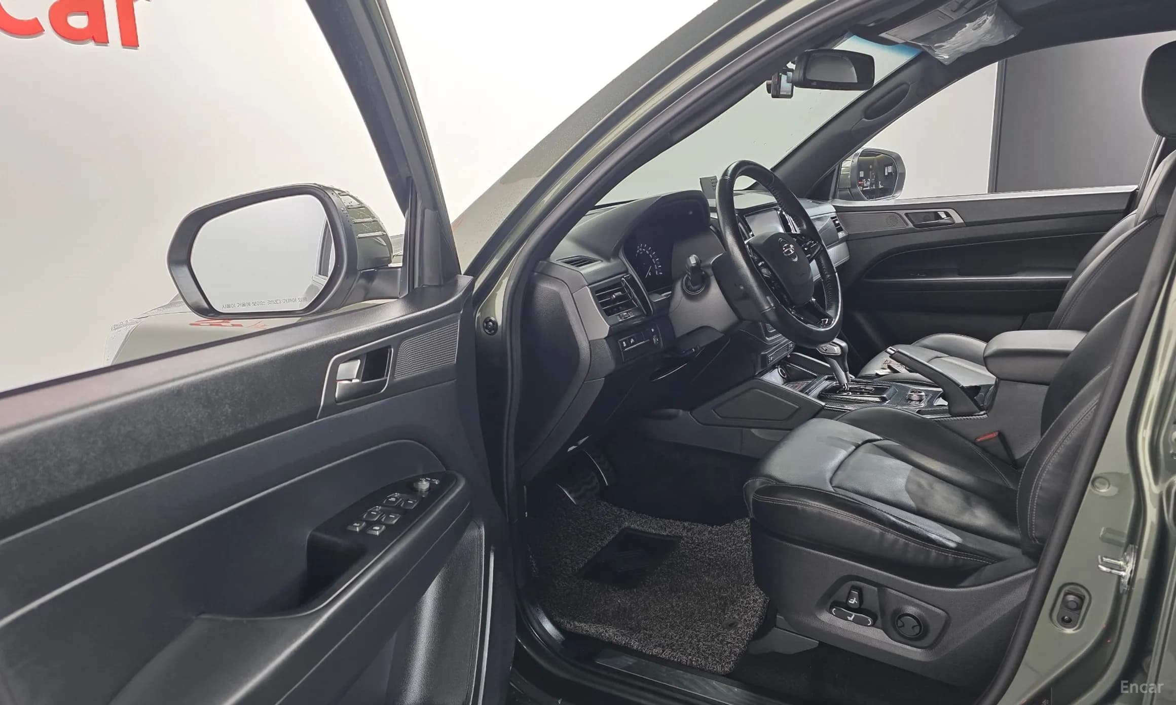 Rexton Sports Khan