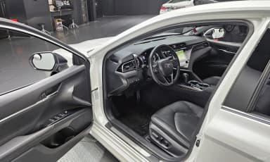 Camry (XV70)