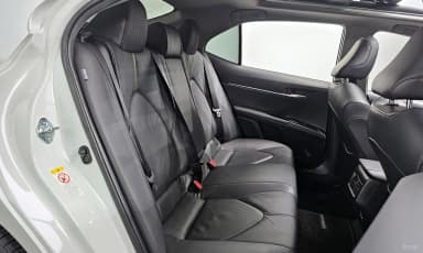 Camry (XV70)