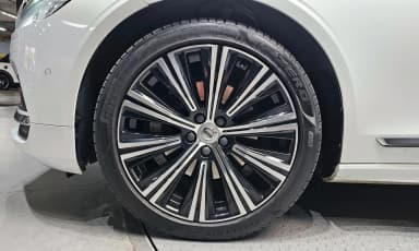 S90