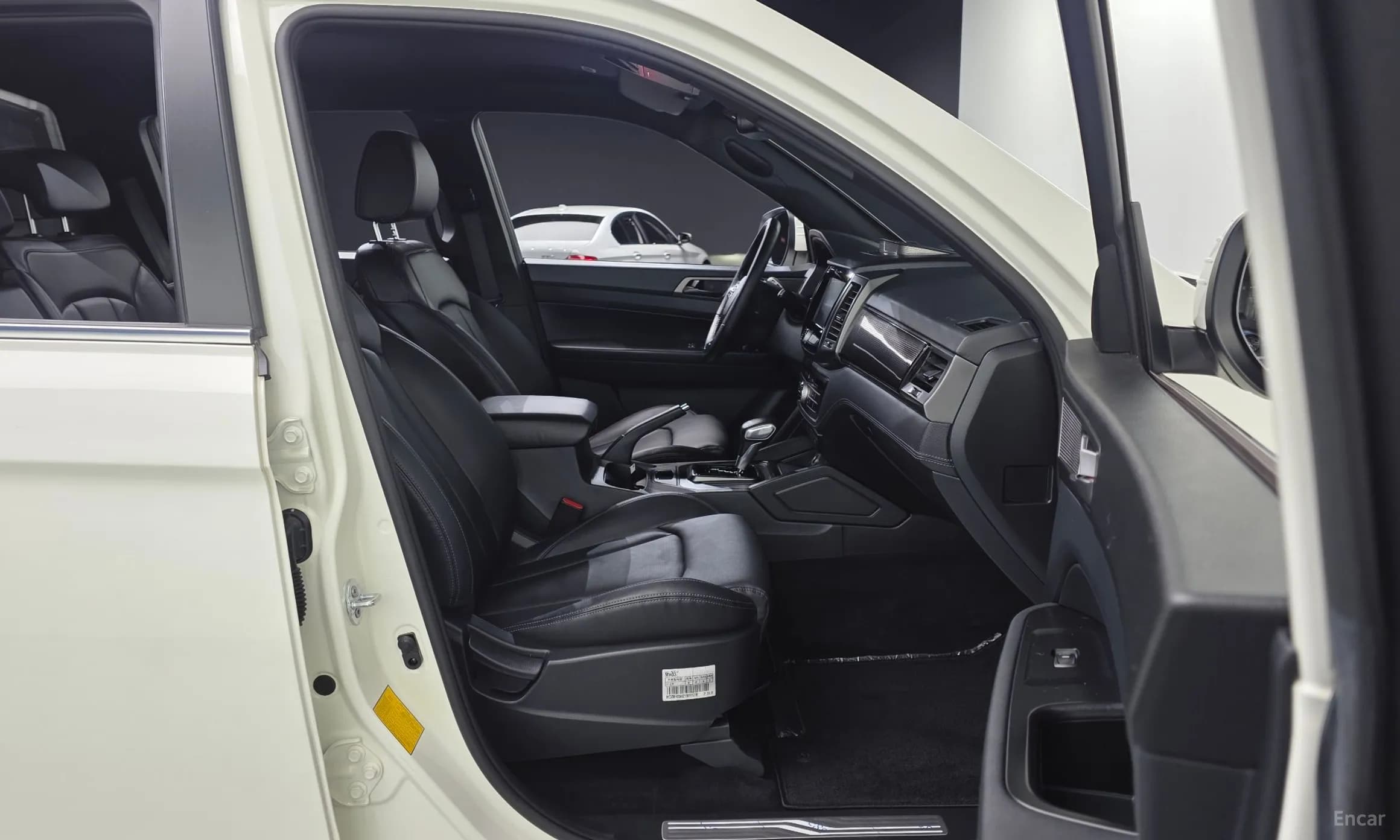 Rexton Sports Khan