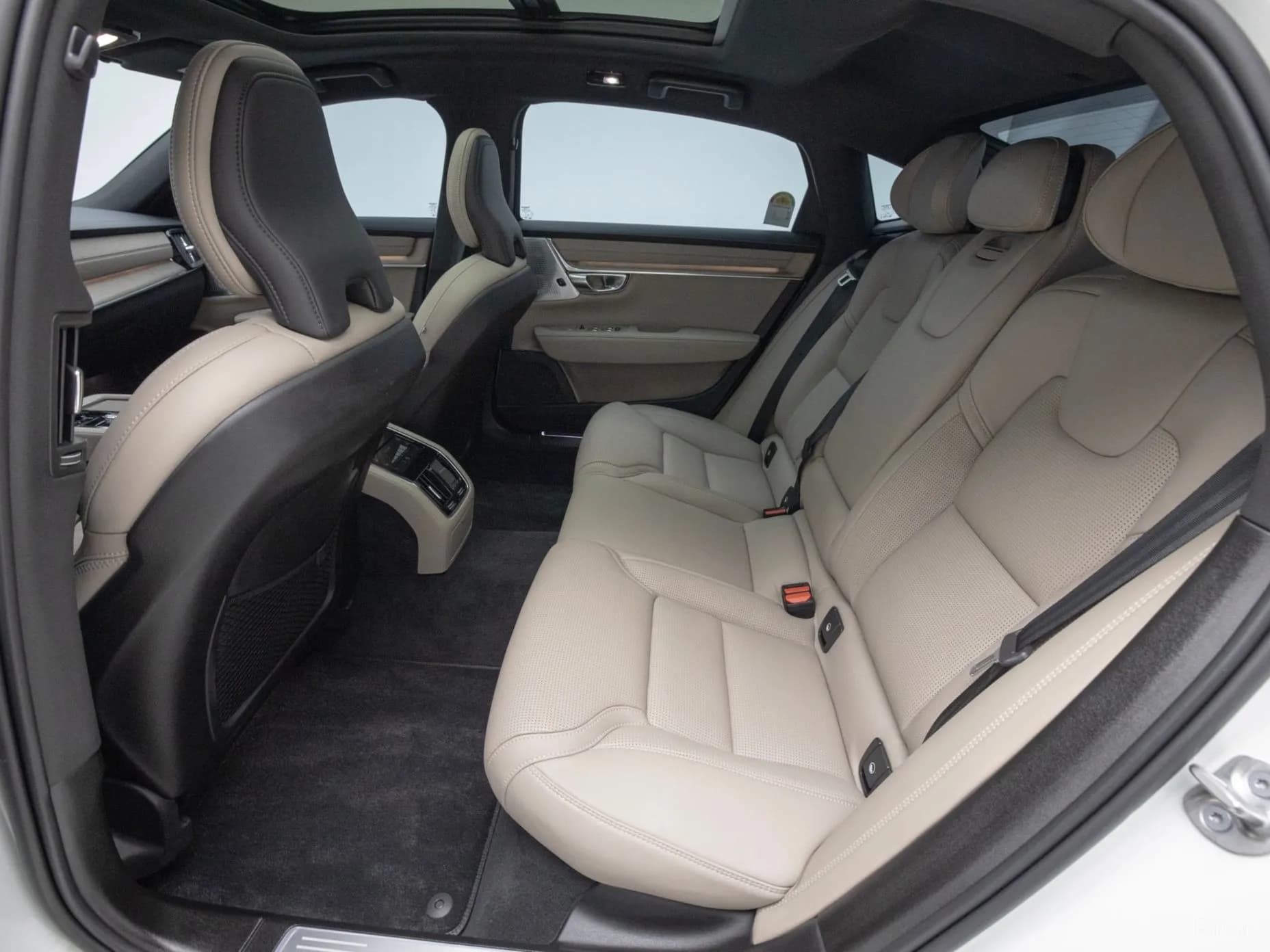 S90