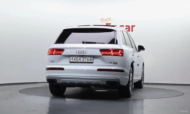 Q7 (4M)