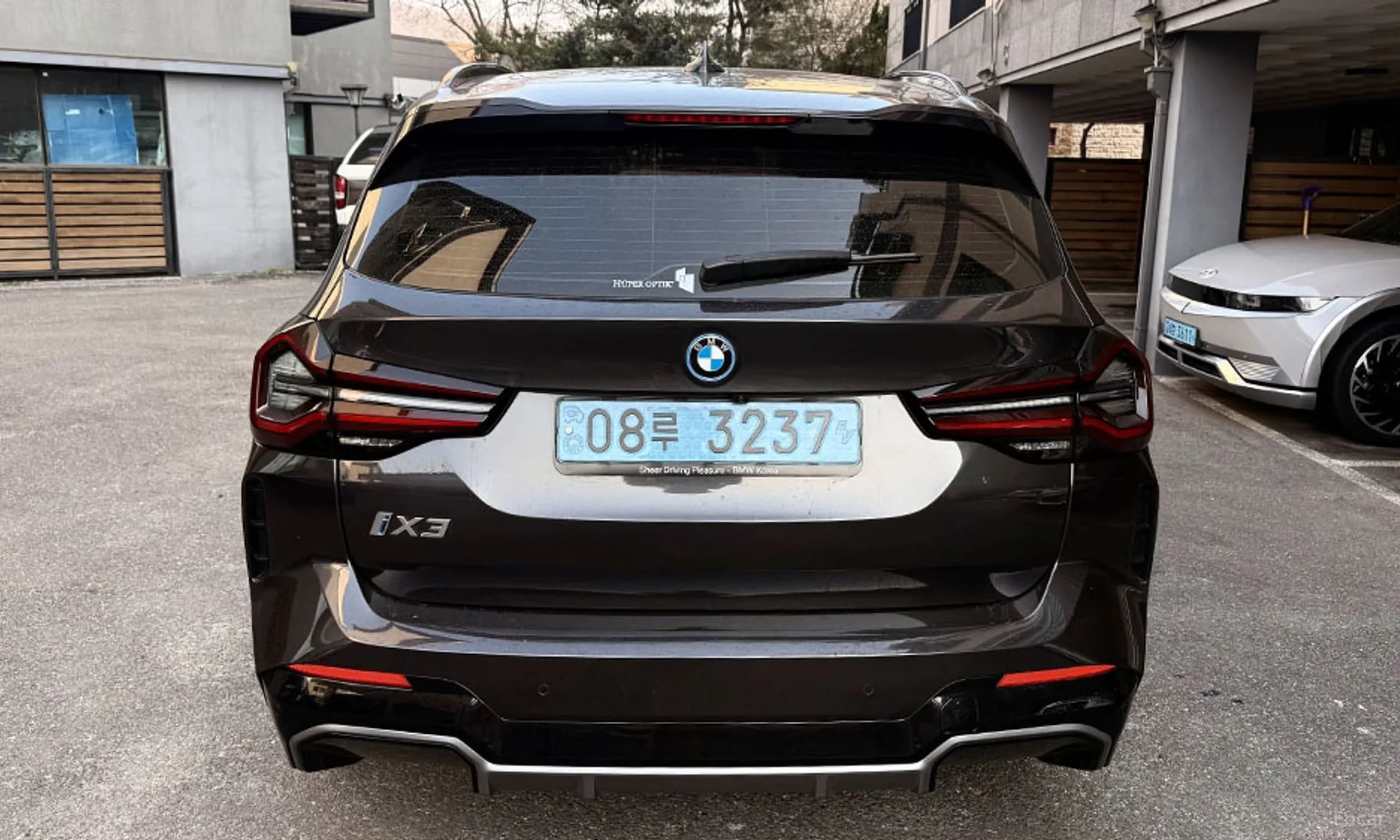 iX3