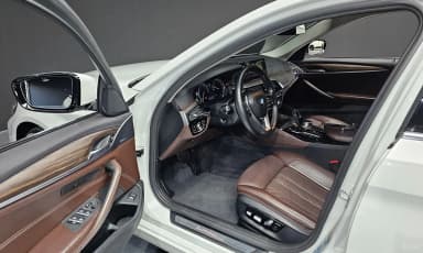 5 Series (G30)
