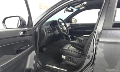 Rexton Sports Khan