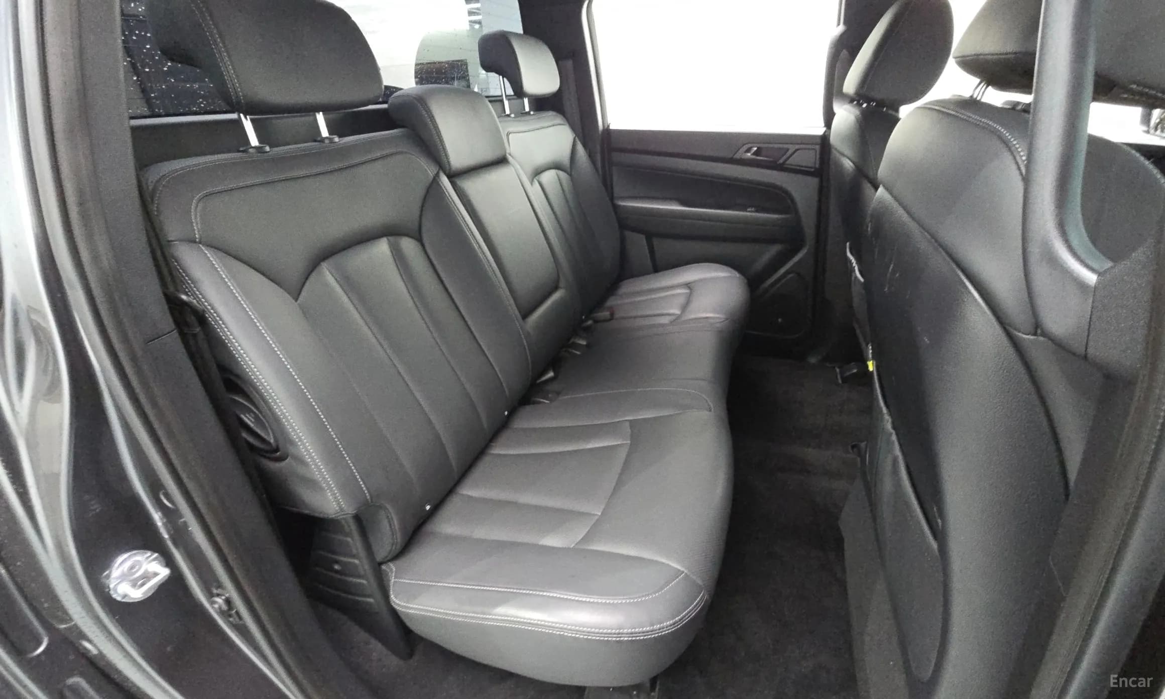 Rexton Sports Khan