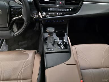 ES300h 7th Generation