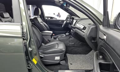 Rexton Sports Khan