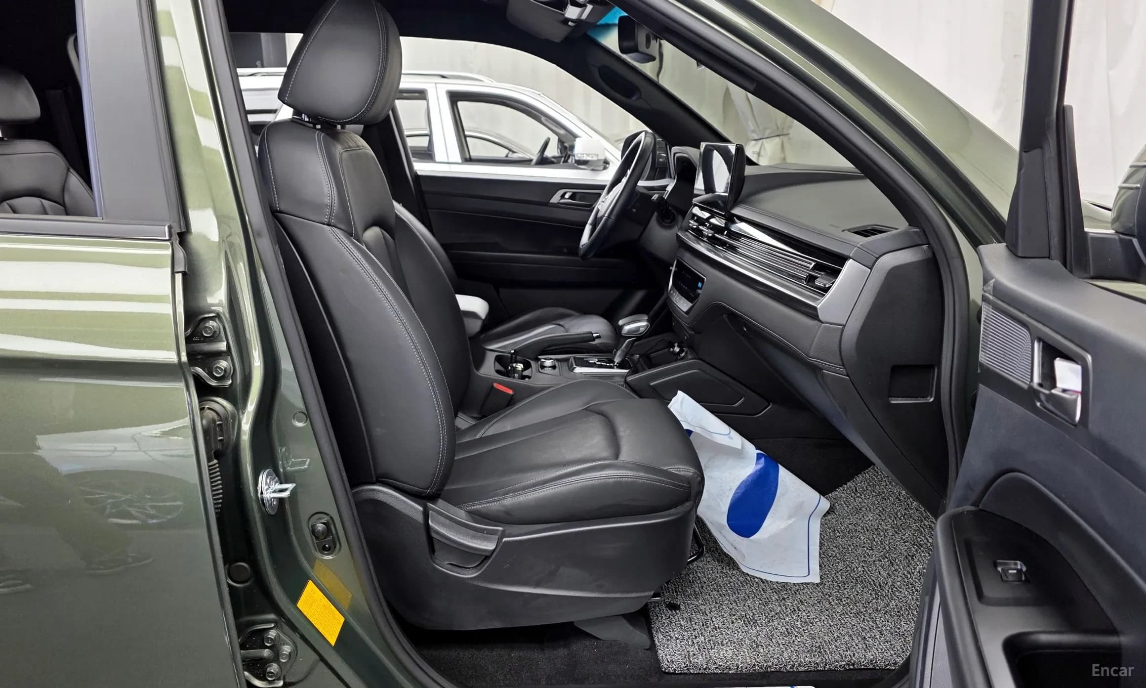 Rexton Sports Khan