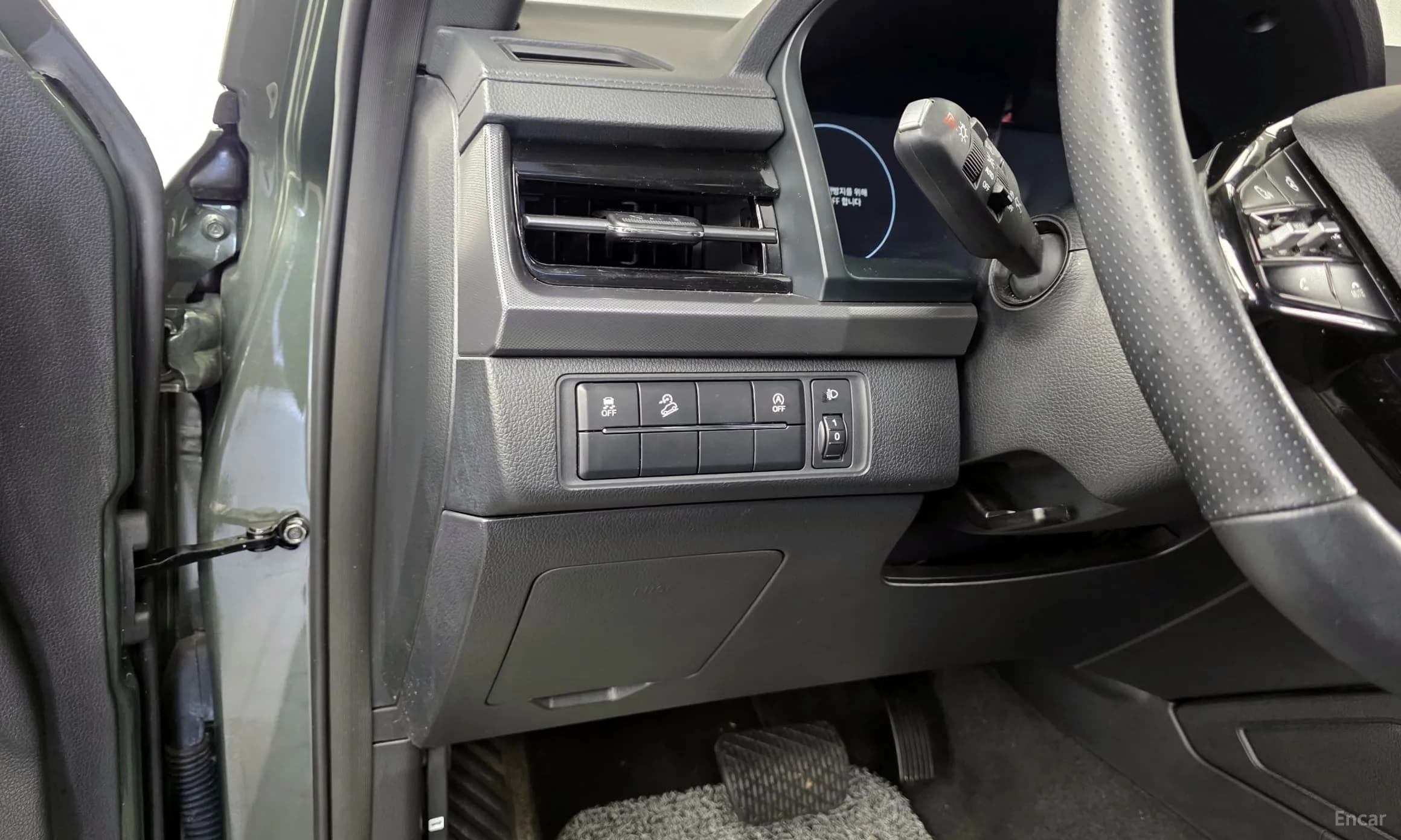 Rexton Sports Khan