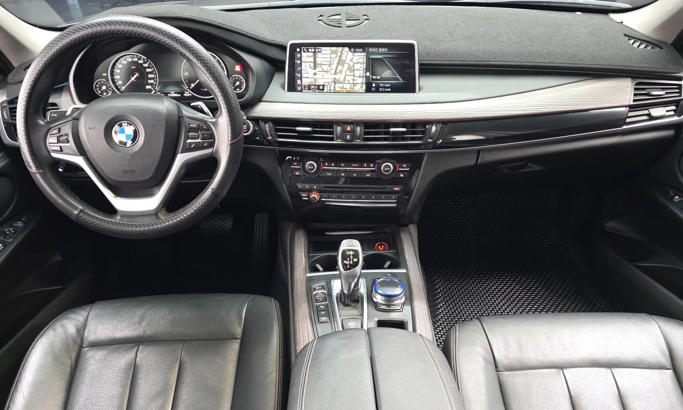 X5 (F15)