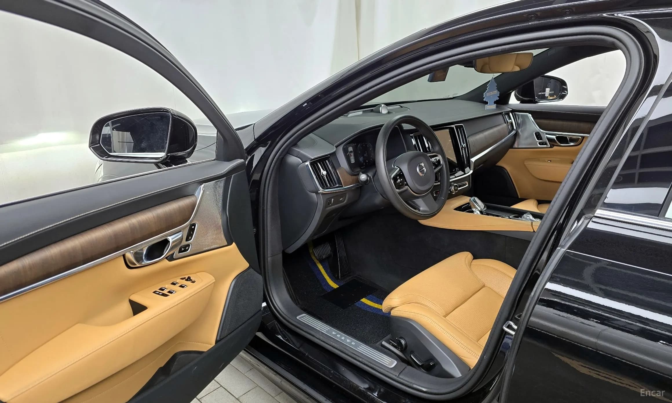 S90