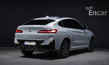 X4 (G02)