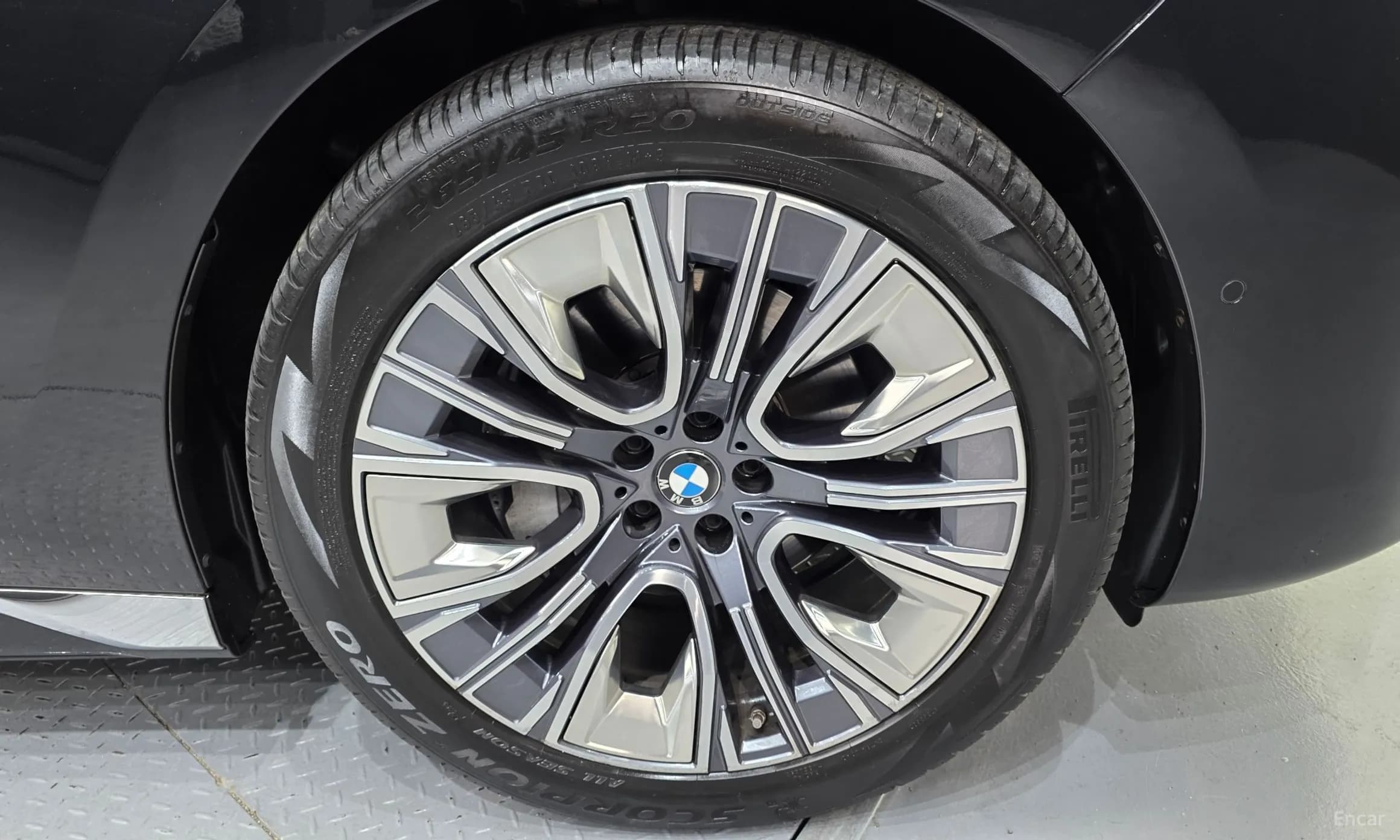 7 Series (G70)