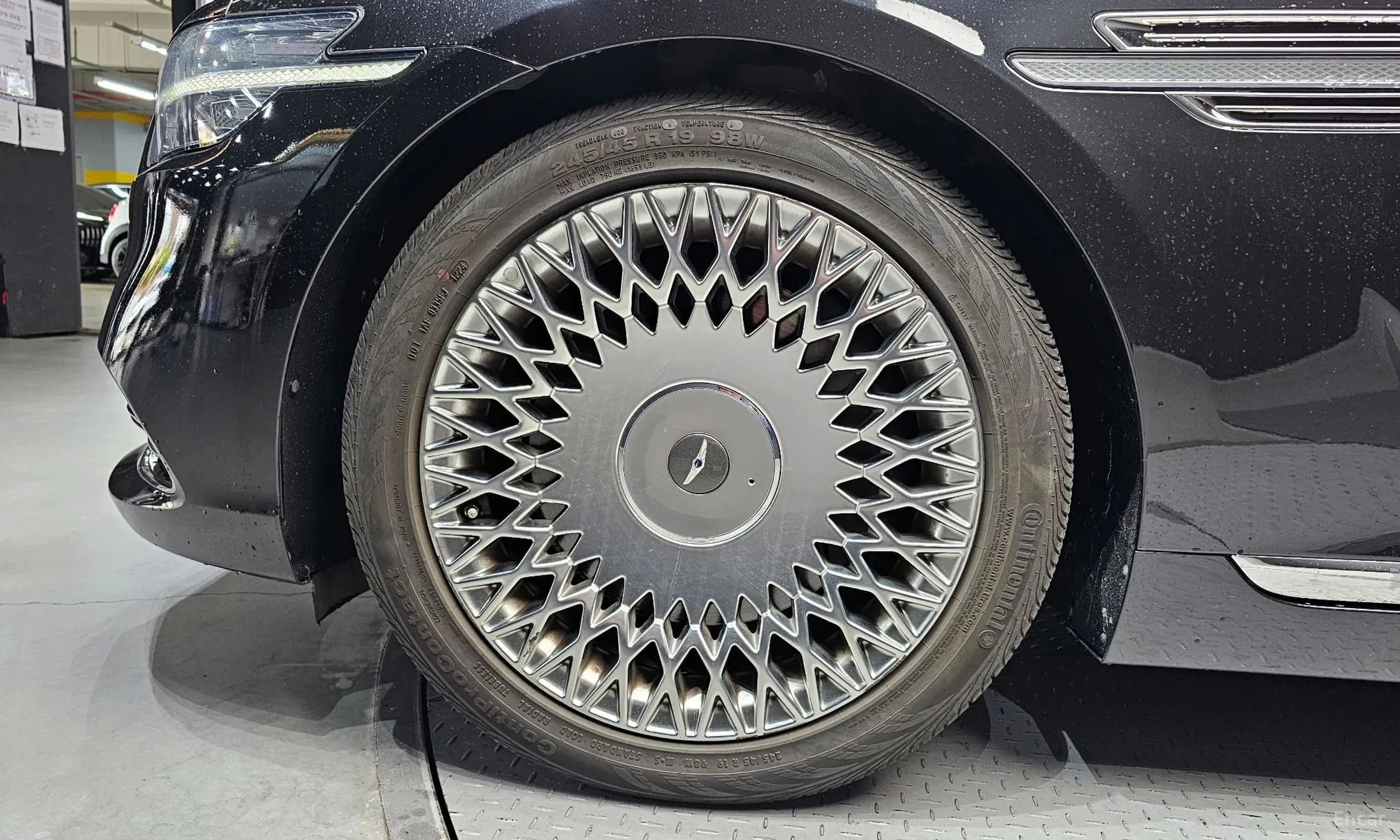 G90