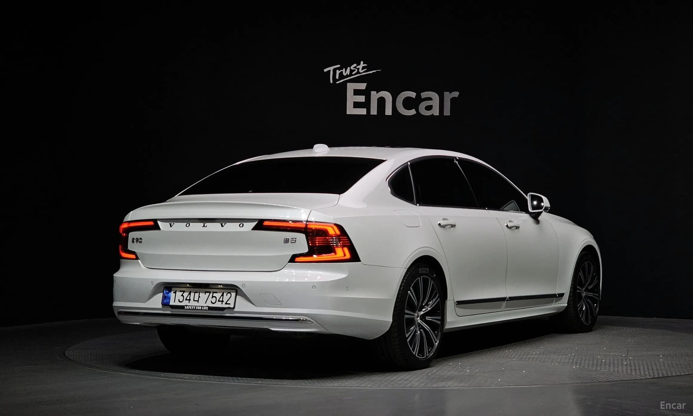 S90