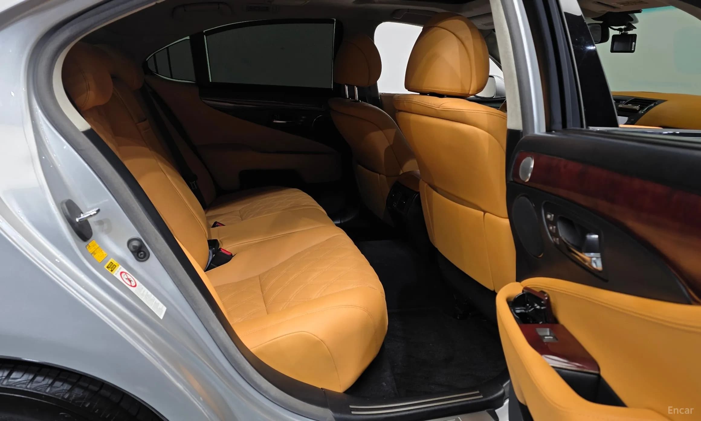 LS460